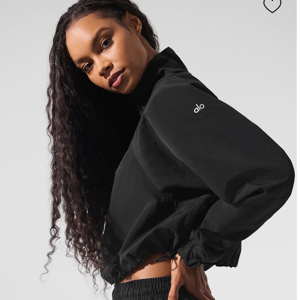 ALO Yoga Cropped 1/4 Zip Alumni Pullover